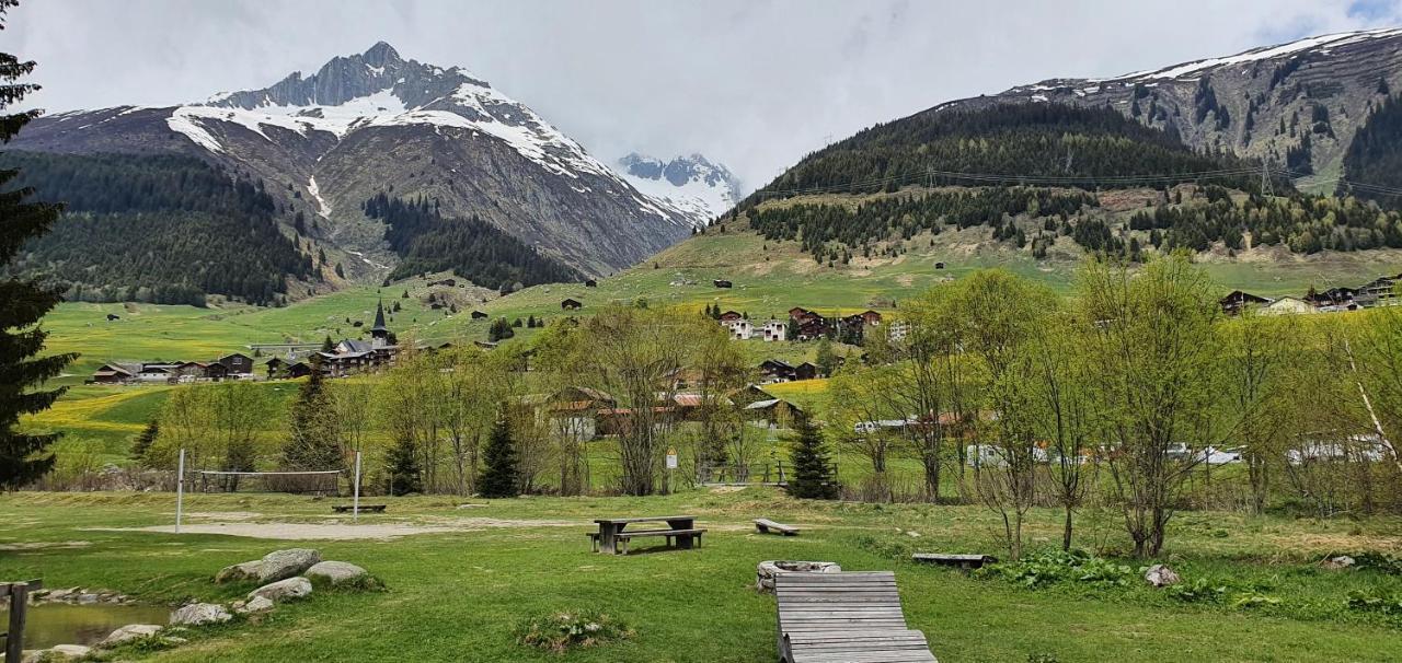 Yeti Lodge Sedrun Extérieur photo