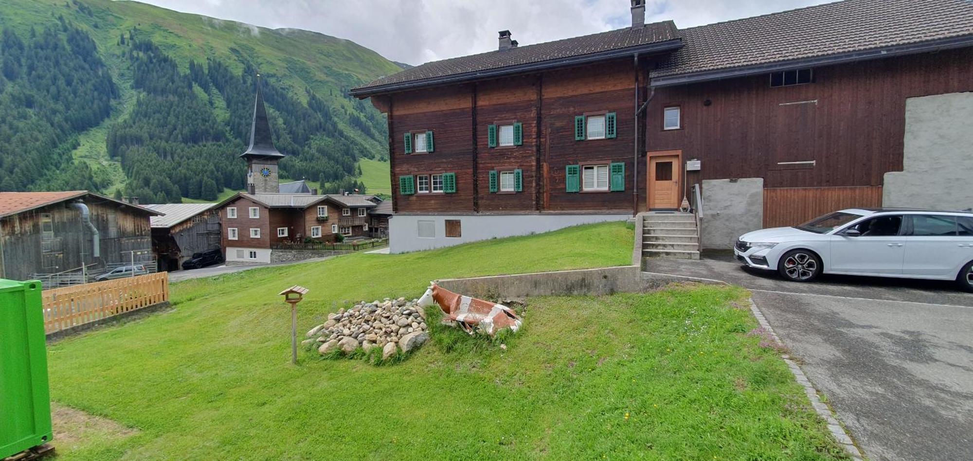 Yeti Lodge Sedrun Extérieur photo