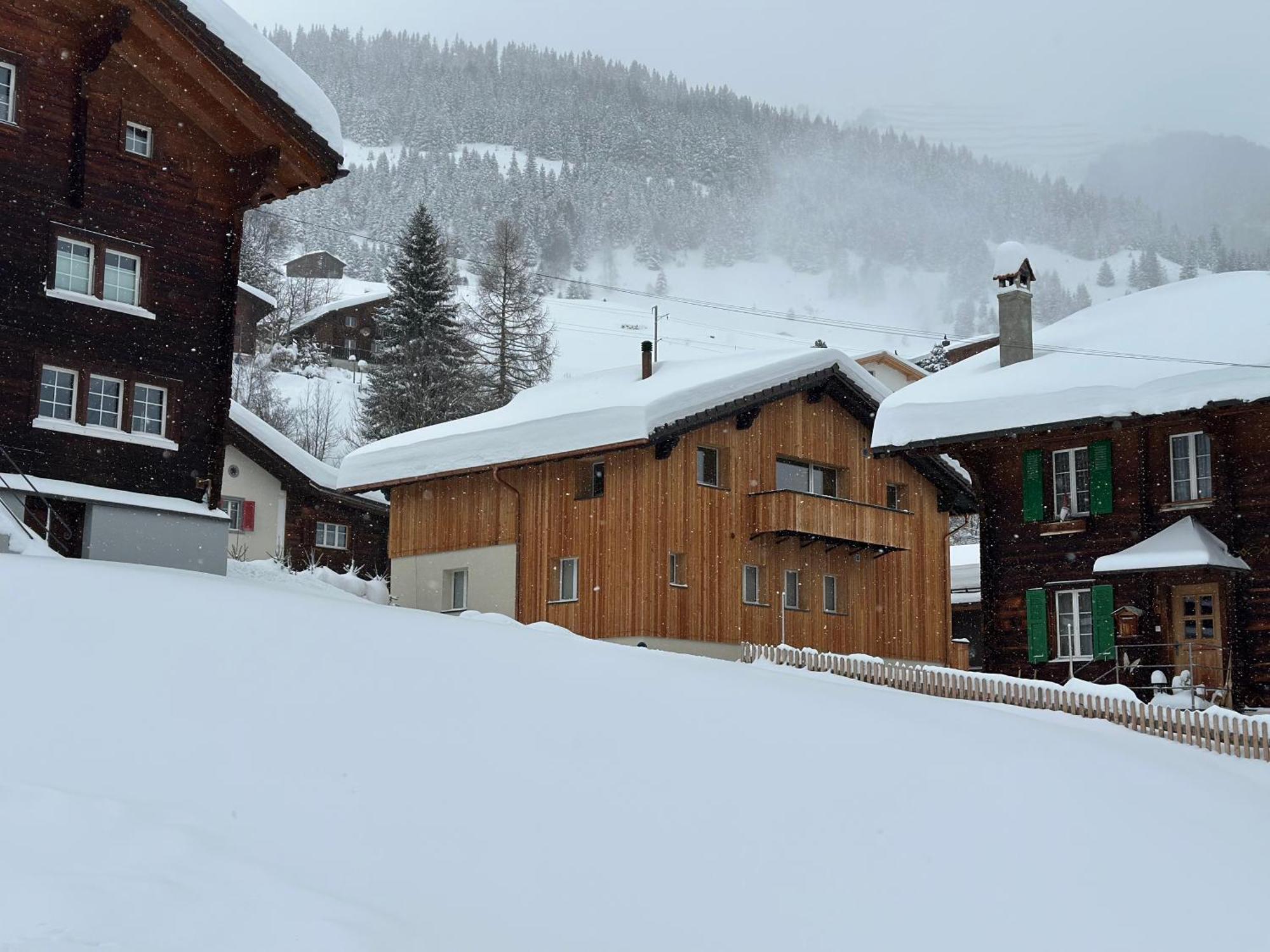 Yeti Lodge Sedrun Extérieur photo